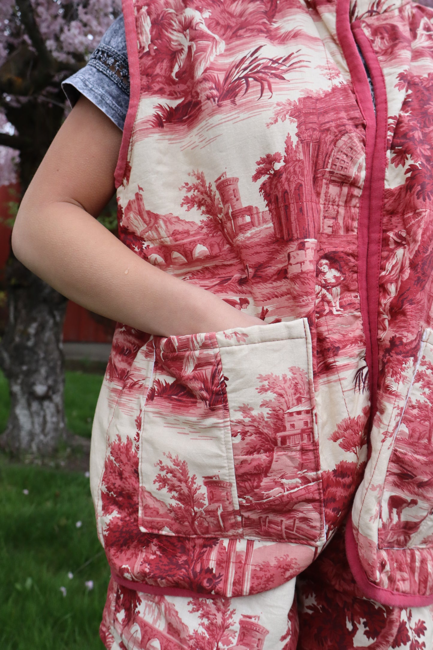 Crimson Toile Quilt Set