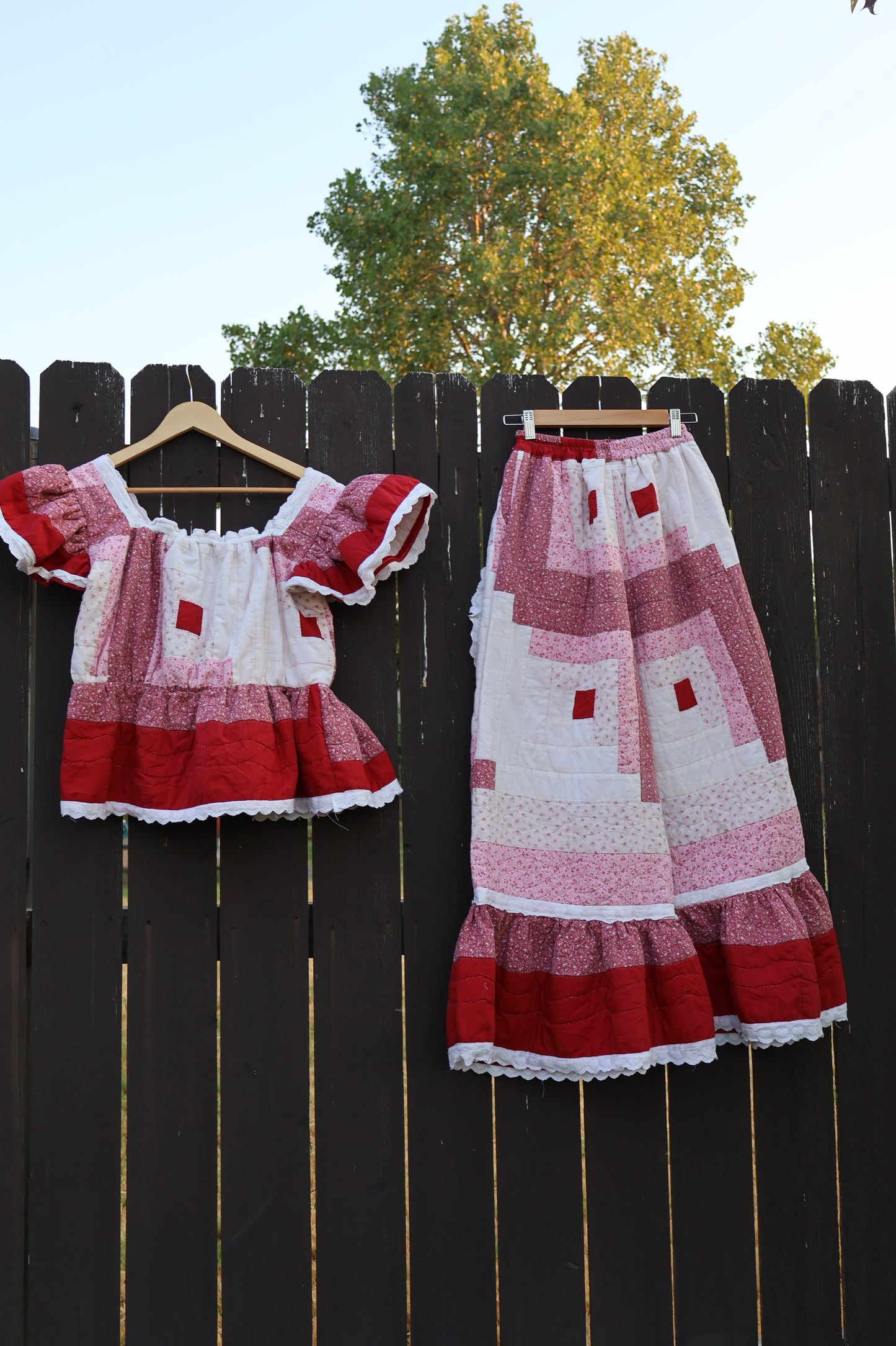 The Cranberry Cottage Set