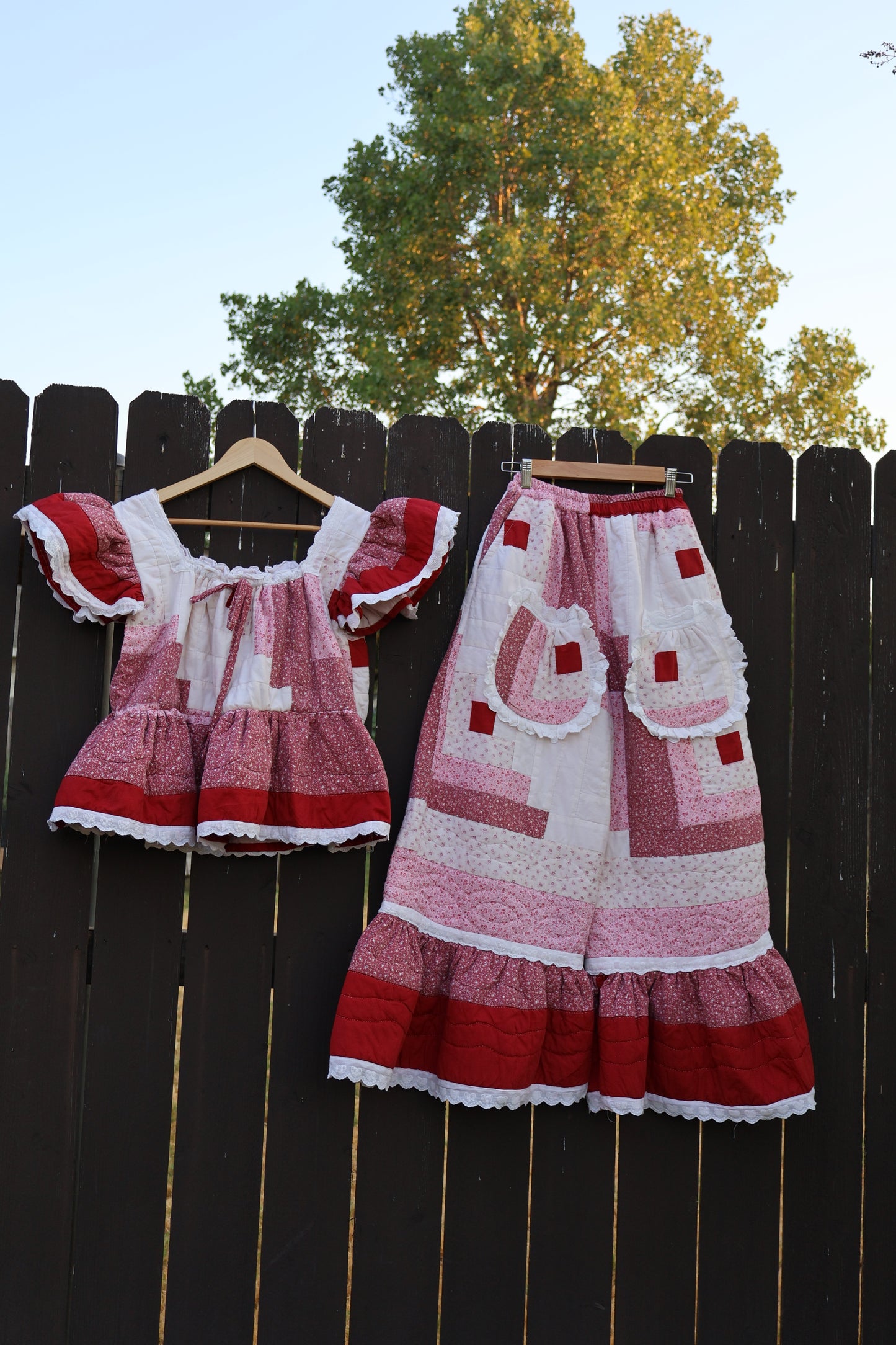 The Cranberry Cottage Set