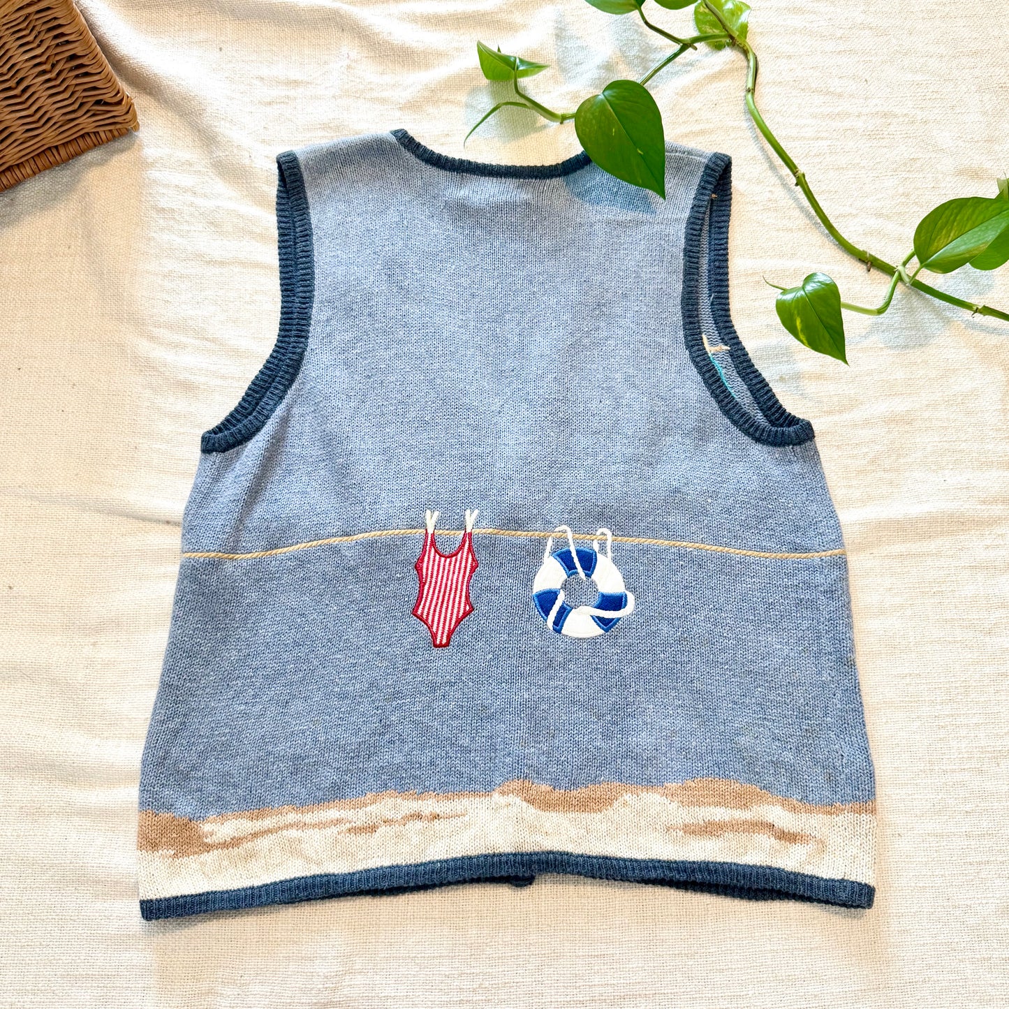 AS IS Vintage Mandalay Bay Beach Theme Embroidered Sweater Vest Blue Small Women Novelty