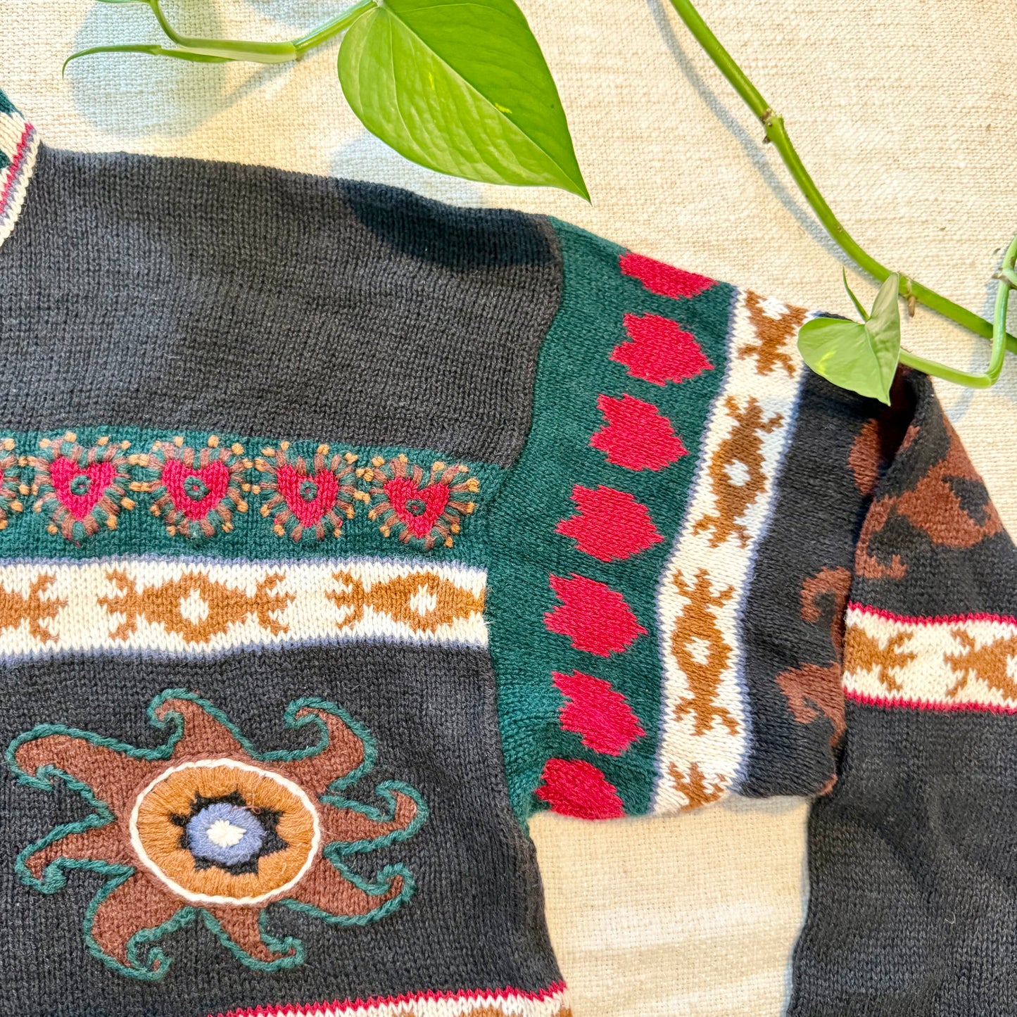 Vintage Paris Sport Club 90s Floral Cable Knit Sweater – Streetwear Abstract pullover